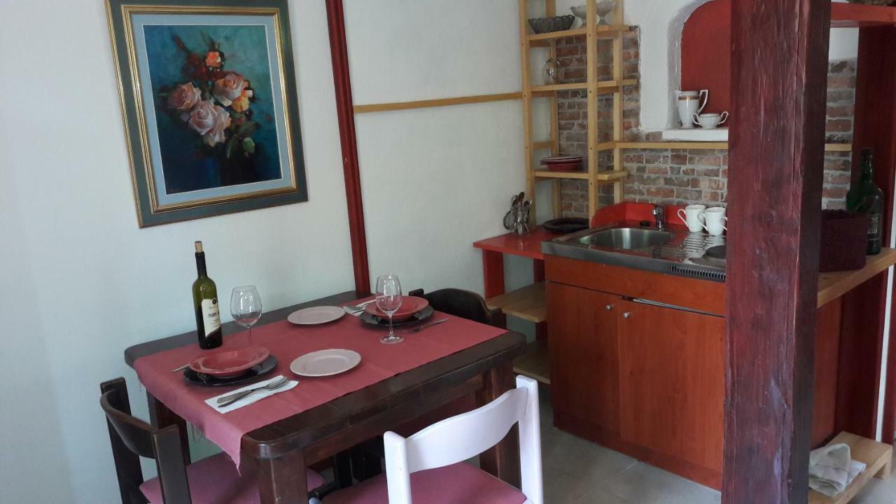 Apartments Picasso Комижа Екстер'єр фото
